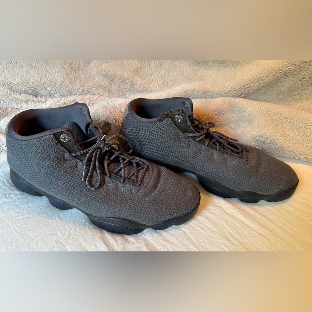 Sz 11.5 Nike Air Jordans